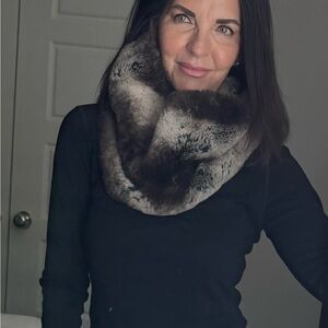 Luxurious Faux Fur Scarf - Brown